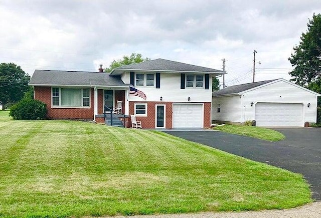 tri-level home featuring a front yard