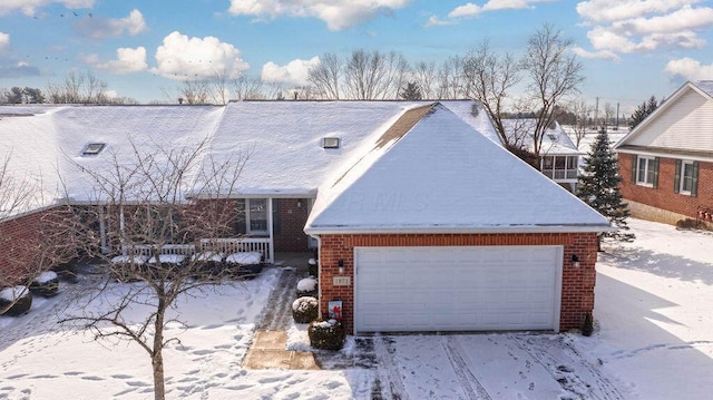 view of front facade featuring a garage