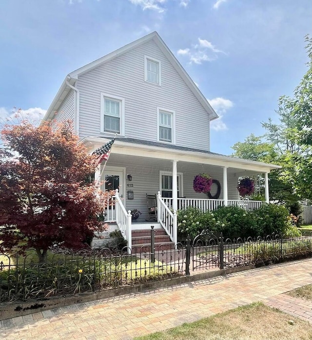 view of front of property featuring a porch