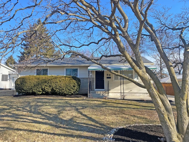 view of front of house with a front lawn and entry steps