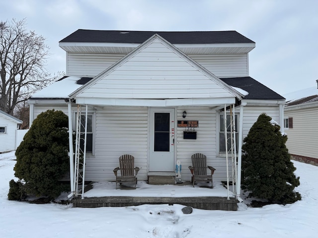 view of front of property