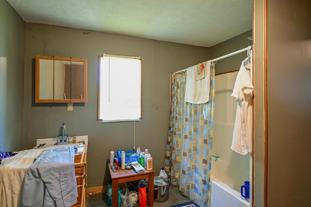 22 Fairlawn Ave, Glouster, OH 45732 - full bathroom with shower / tub combo and vanity