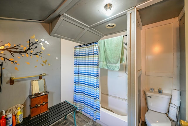 18 N Ave, Glouster, OH 45732 - full bath with toilet and shower / bath combination with curtain