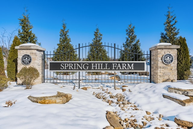 view of community / neighborhood sign