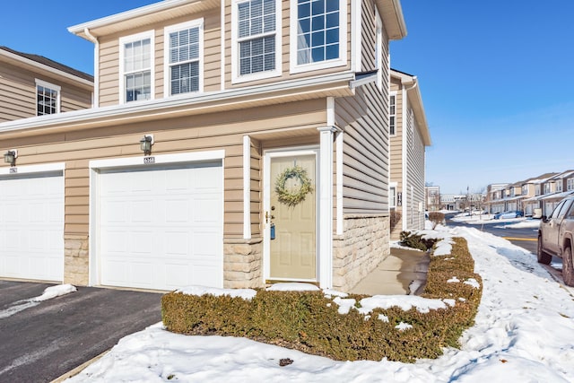 view of front facade with a garage