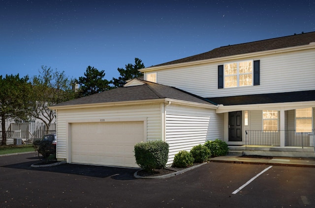 view of front facade featuring a garage