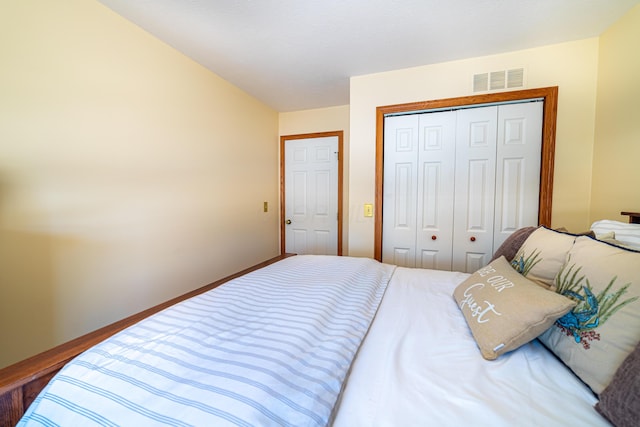 bedroom with a closet