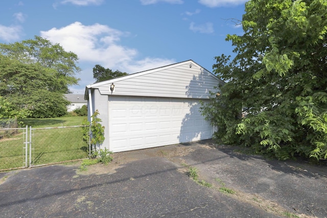 10 Main St, Orient, OH 43146 - view of garage