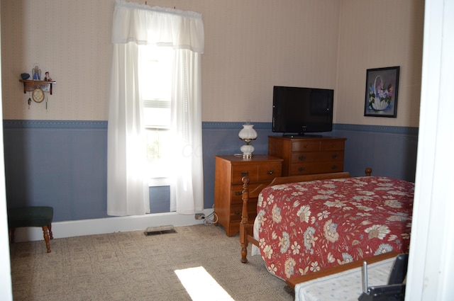 bedroom featuring carpet flooring