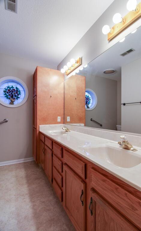 bathroom with vanity