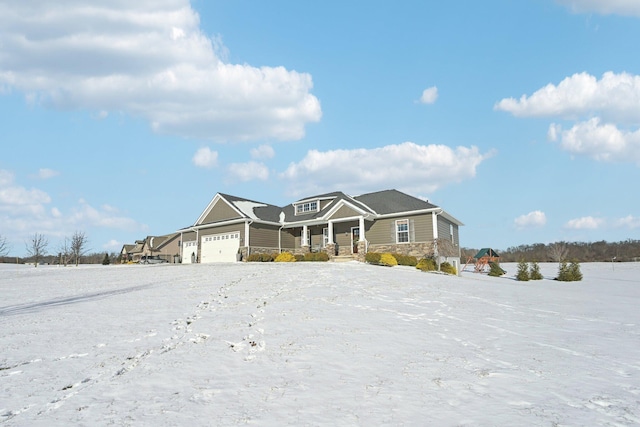 view of front facade featuring a garage