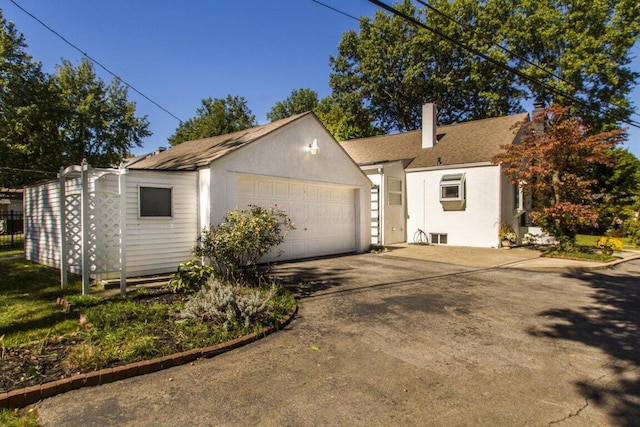 view of front facade with a garage