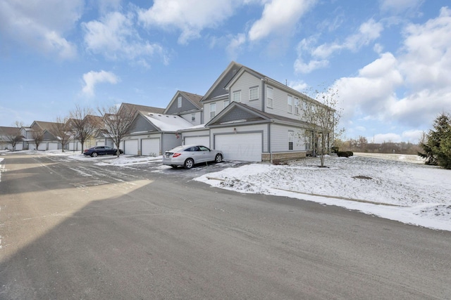 view of front property featuring a garage