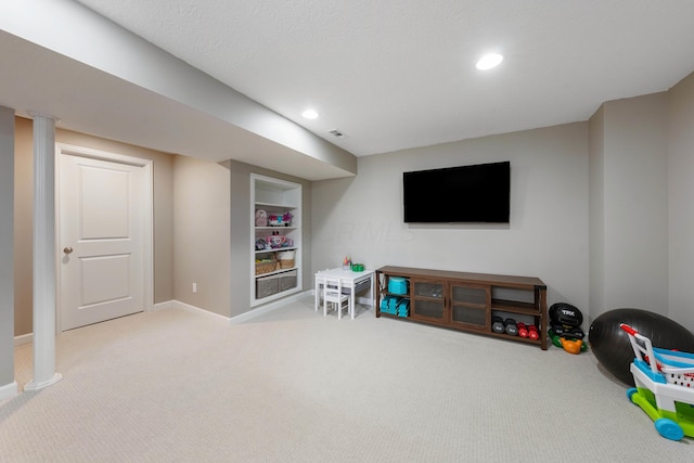 game room featuring carpet