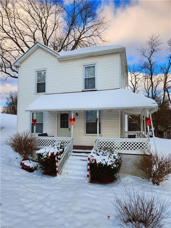 view of front of property with a porch