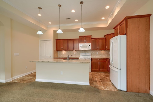 kitchen featuring sink, backsplash, light colored carpet, white appliances, and a center island with sink