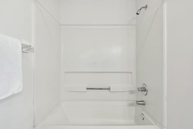 bathroom featuring shower / bathtub combination