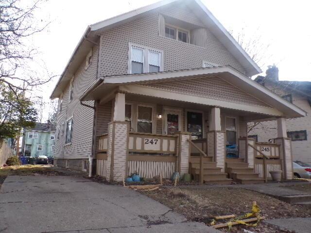 bungalow-style home with covered porch