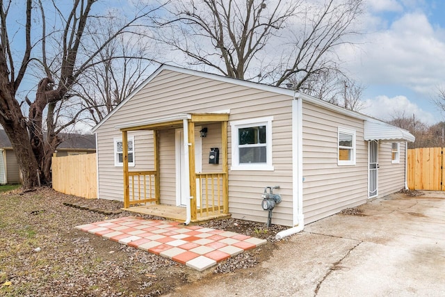 view of front of property