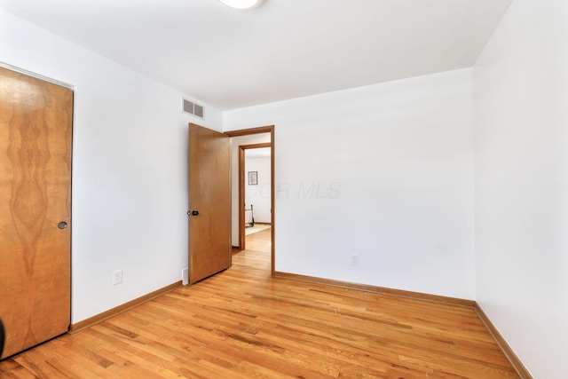 5281 Solomon Ave, Groveport, OH 43125 - unfurnished bedroom featuring light wood-type flooring