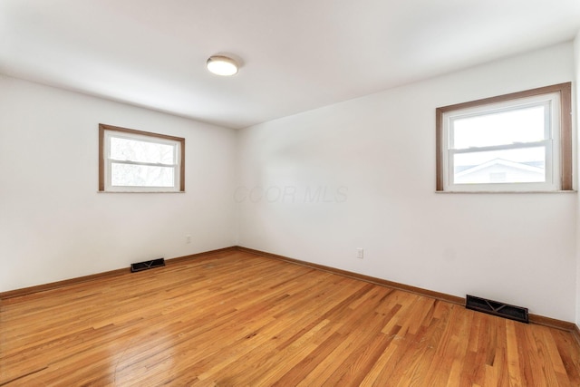 5281 Solomon Ave, Groveport, OH 43125 - empty room featuring light hardwood / wood-style flooring