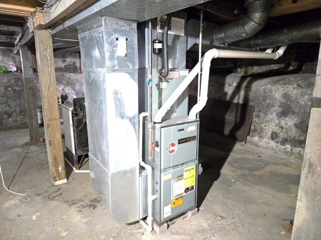 215 S Jefferson St, Galion, OH 44833 - utilities featuring heating unit