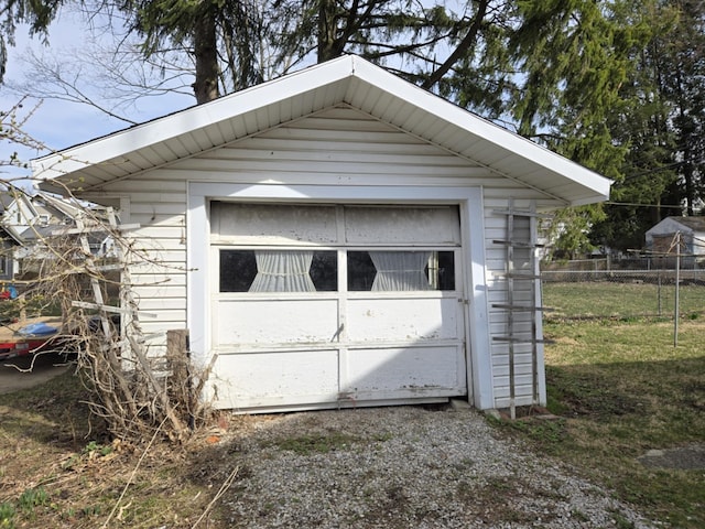 215 S Jefferson St, Galion, OH 44833 - garage featuring fence