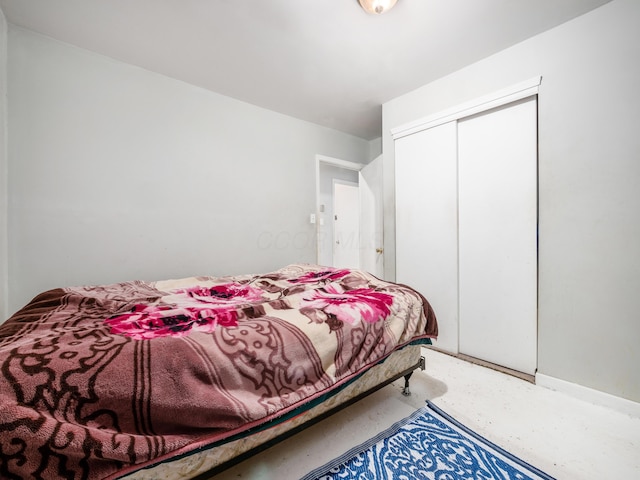 bedroom with a closet