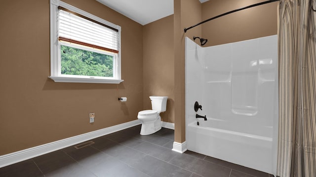 1859 Hardscrabble Rd, Alexandria, OH 43001 - bathroom with baseboards, toilet, shower / tub combo with curtain, and tile patterned floors