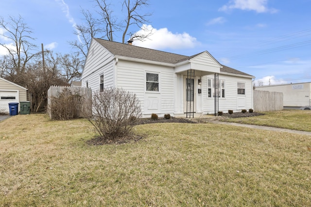 view of front facade with a front yard