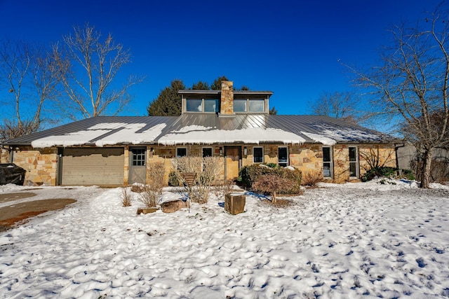 view of front of house featuring a garage