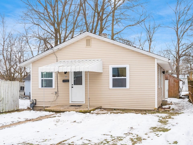 Listing photo 2 for 43 Madison St, Mount Sterling OH 43143