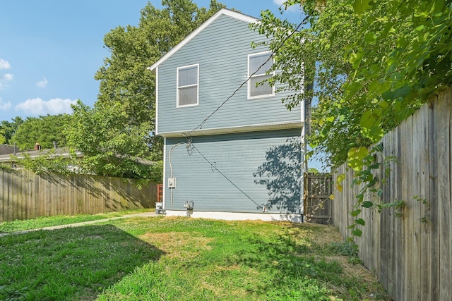 exterior space with a yard