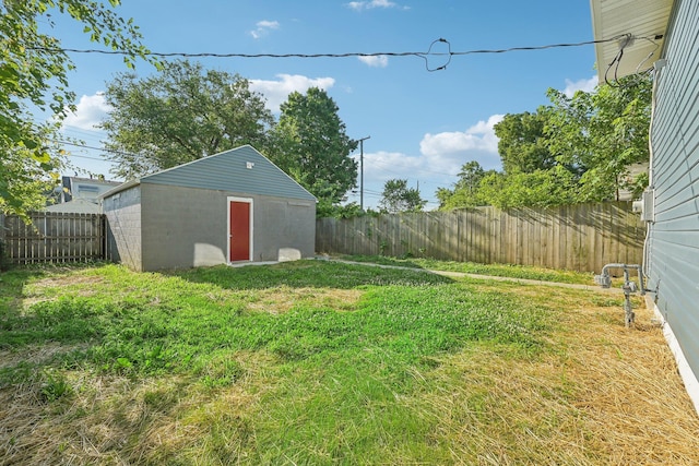 view of yard with a storage shed