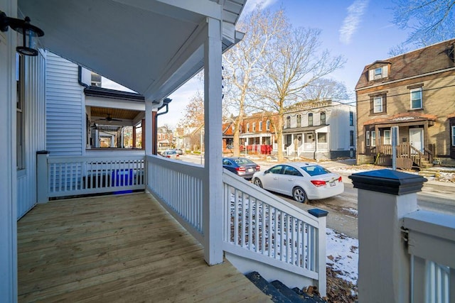 balcony featuring covered porch