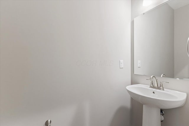 1208 Heathgate Way, Fairborn, OH 45324 - bathroom with a sink
