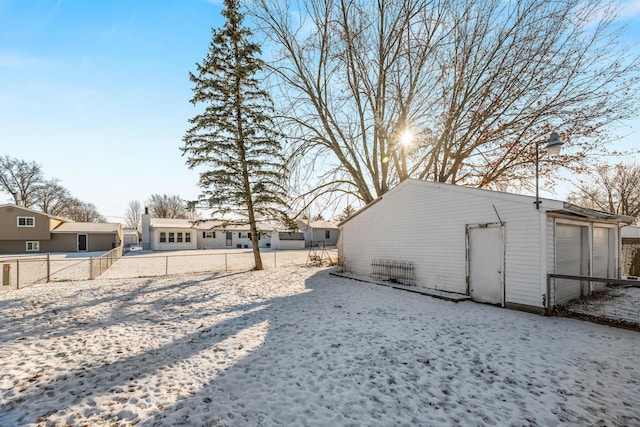 view of yard with a garage