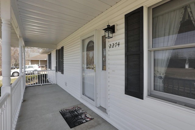 view of patio / terrace with covered porch