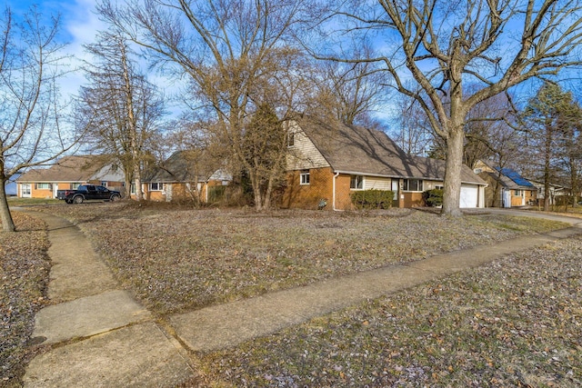 view of front facade featuring a garage