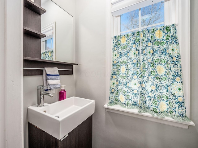 bathroom featuring sink