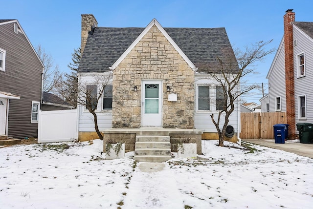 view of front of property