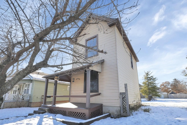 view of front of house featuring covered porch