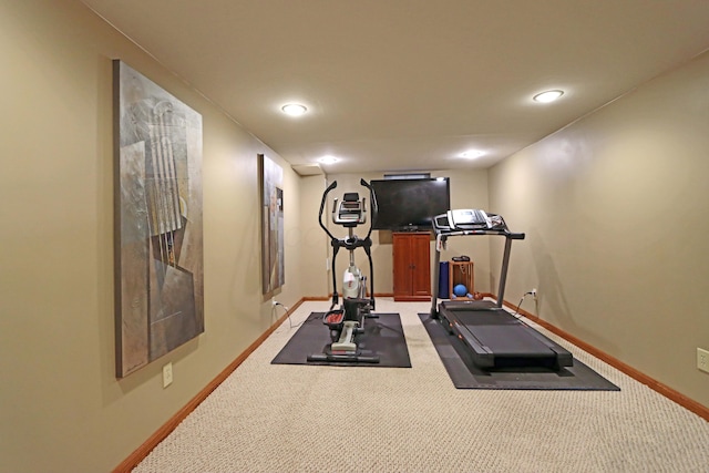 workout room with carpet flooring