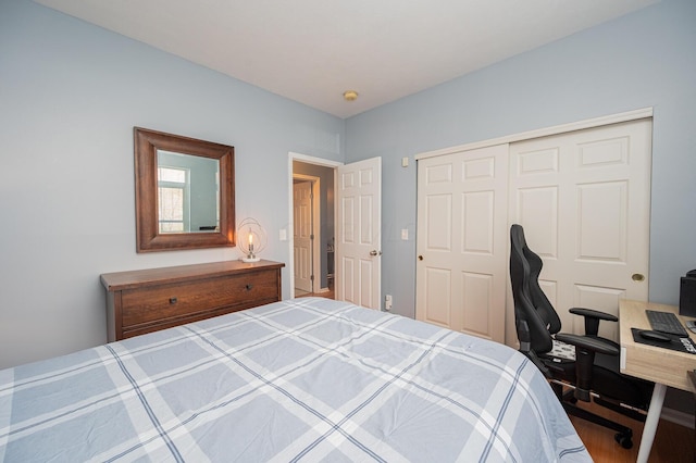 bedroom featuring a closet