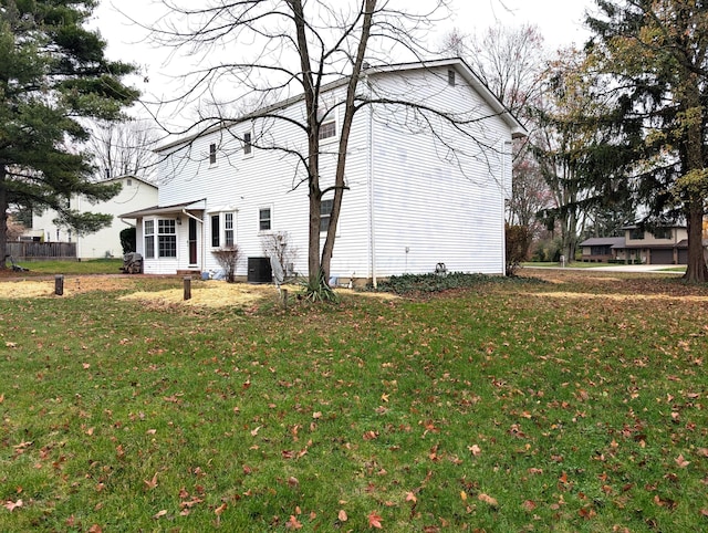 exterior space featuring a lawn