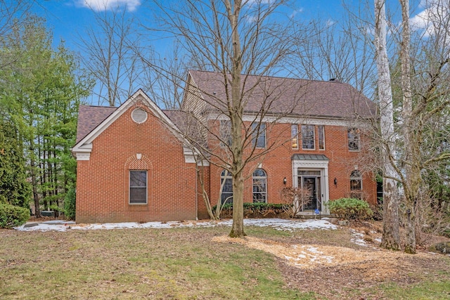 view of front of house with a front yard