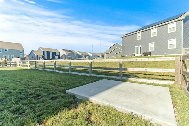 view of yard featuring a patio area