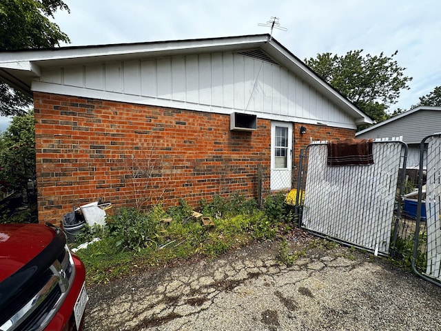 view of home's exterior