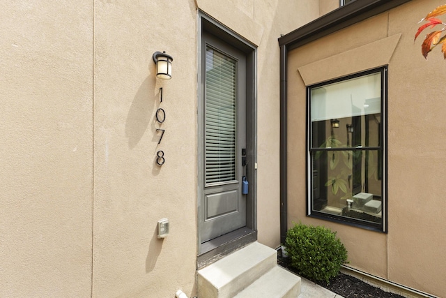 1078 Bryden Rd Unit 6, Columbus, OH 43205 - property entrance featuring stucco siding