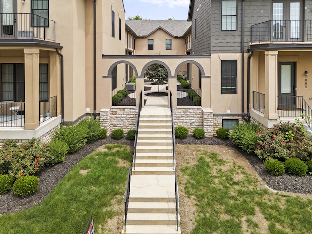 1078 Bryden Rd Unit 6, Columbus, OH 43205 - view of home's community with stairs